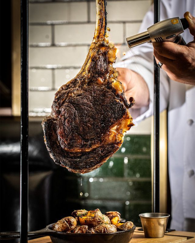 Swinging Tomahawk steak