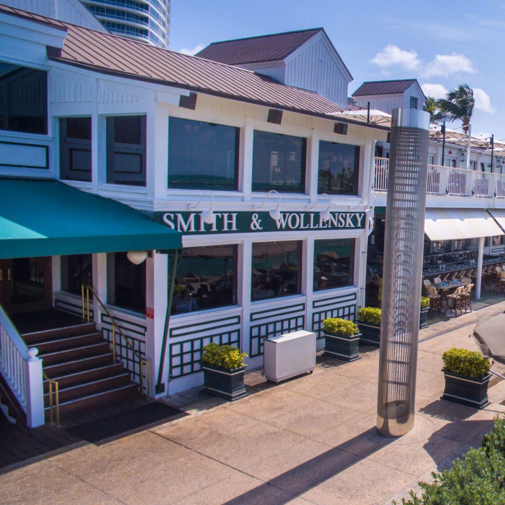 Smith & Wollensky Miami exterior photo