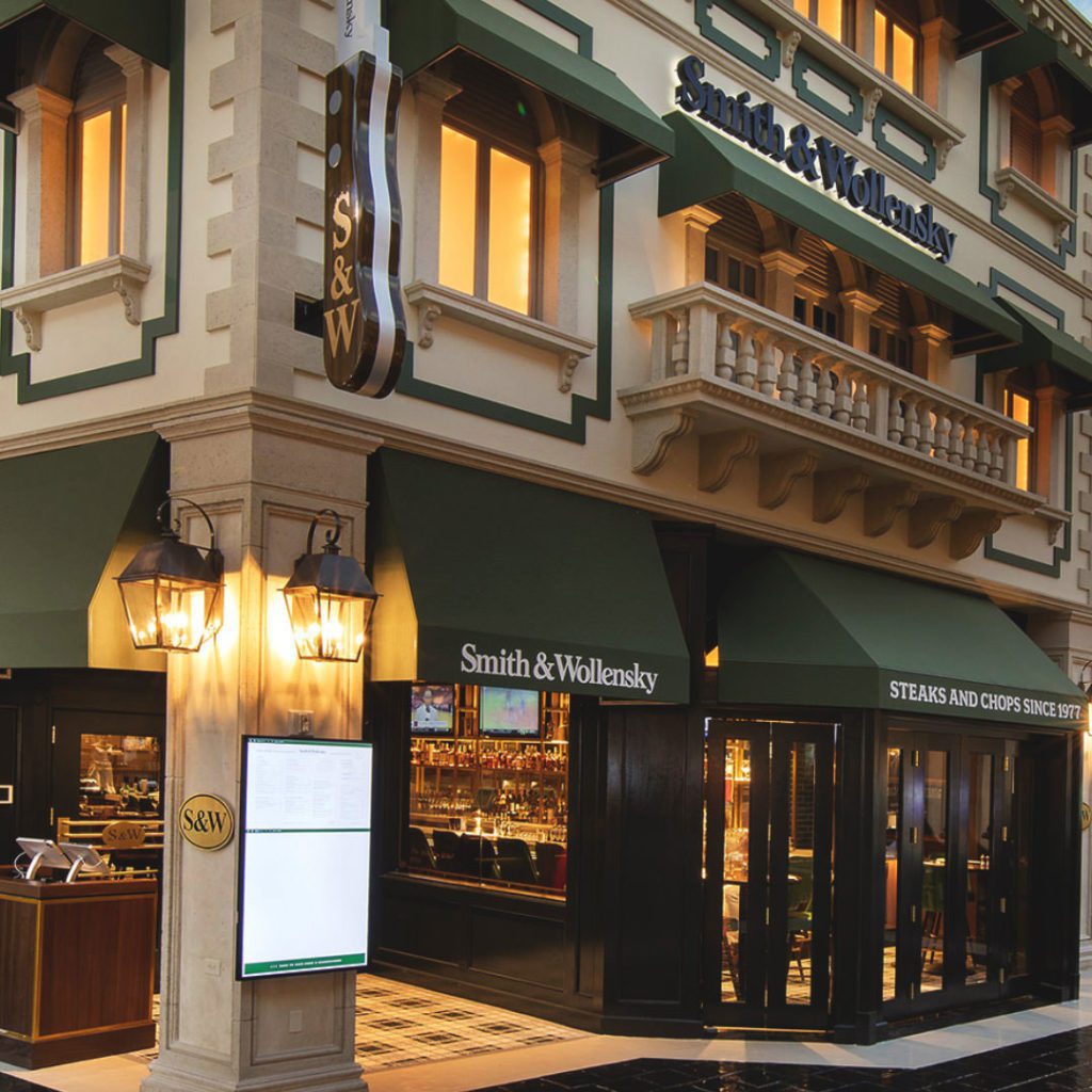 Smith & Wollensky Vegas exterior photo