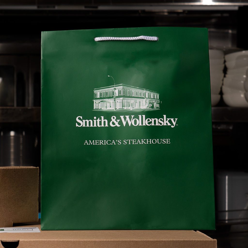 Smith & Wollensky green packaging bag