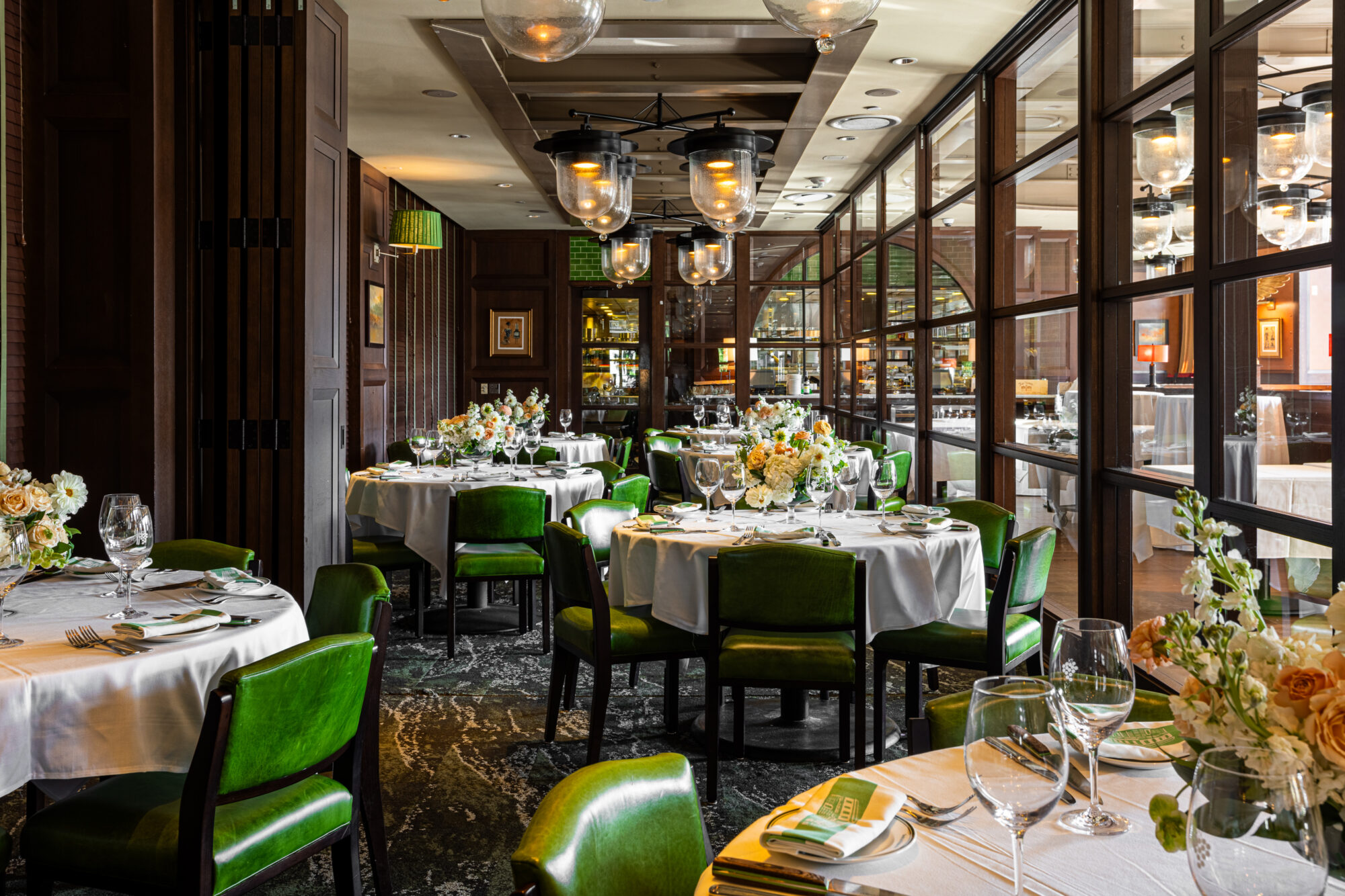 Interior shot of a Smith and Wollensky restaurant